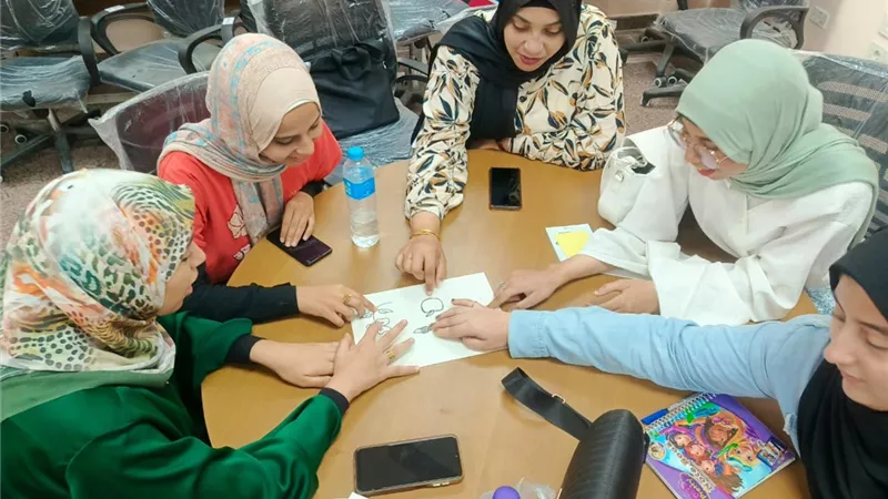 جامعة سوهاج تنظم ورشًا تدريبية لإعداد رفقاء داعمين للطلاب ذوي الإعاقة 