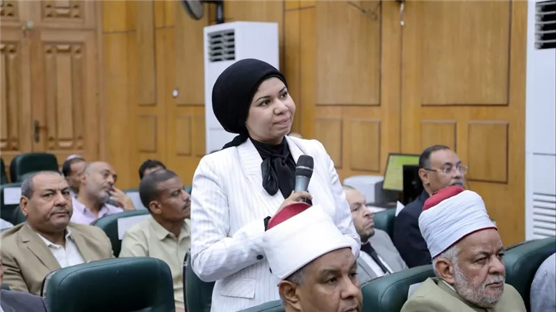 محافظ قنا: تحديث منظومة التوك توك ووضع كود تعريفي لكل مركبة