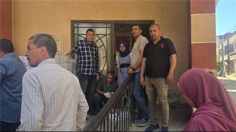 محافظ أسيوط: توزيع طن من اللحوم على الأسر الأولى بالرعاية بقرى مركز منفلوط 