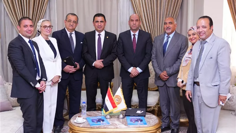 وزير العمل يوجه بوضع إطار للتعاون مع جامعة ساكسوني لتأهيل الشباب لسوق العمل
