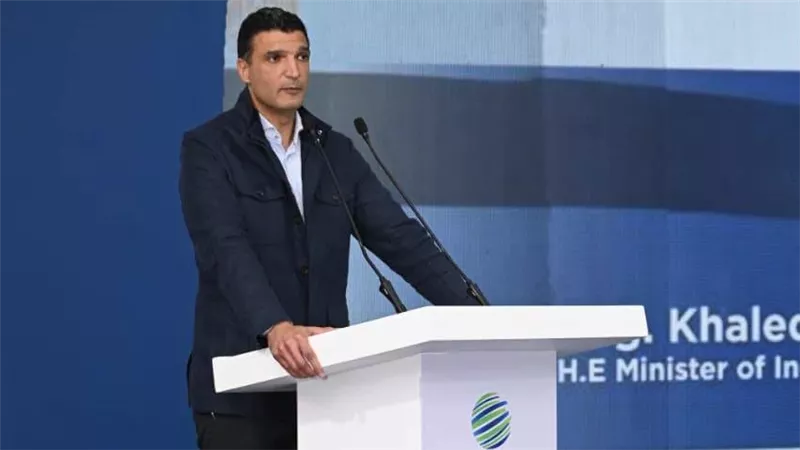 وزير الصناعة: مشروع تيتان يجسد ثقة المستثمرين في الاقتصاد المصري والقطاع الصناعي