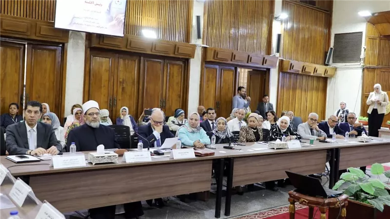 مفتي الجمهورية: حرمان المرأة من حقوقها المالية من صور العنف الاقتصادي