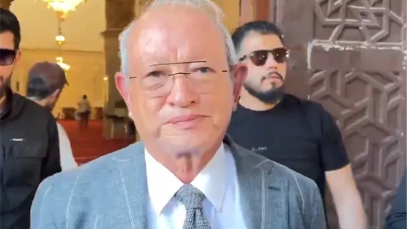 من المسجد الأموي.. رجل الأعمال نجيب ساويرس يدعوا للاستثمار في دمشق