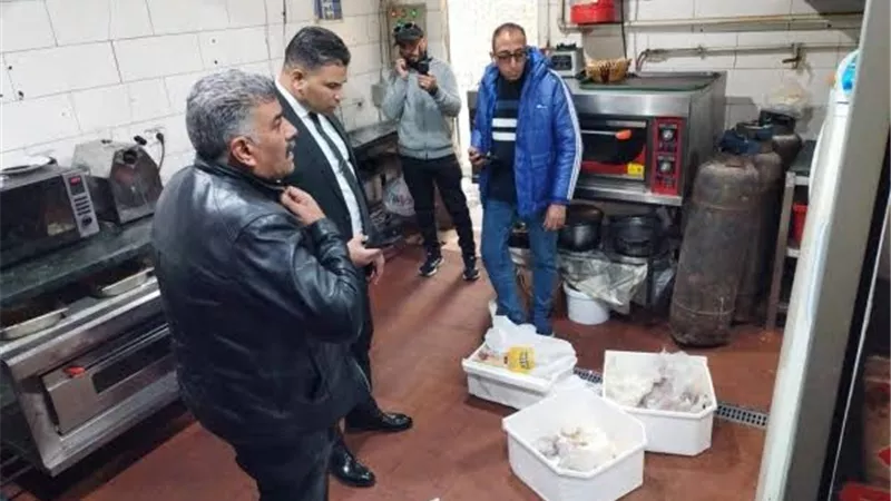  التنمية المحلية تتابع نتائج المرور الميداني على المحال بالعجوزة والدقي