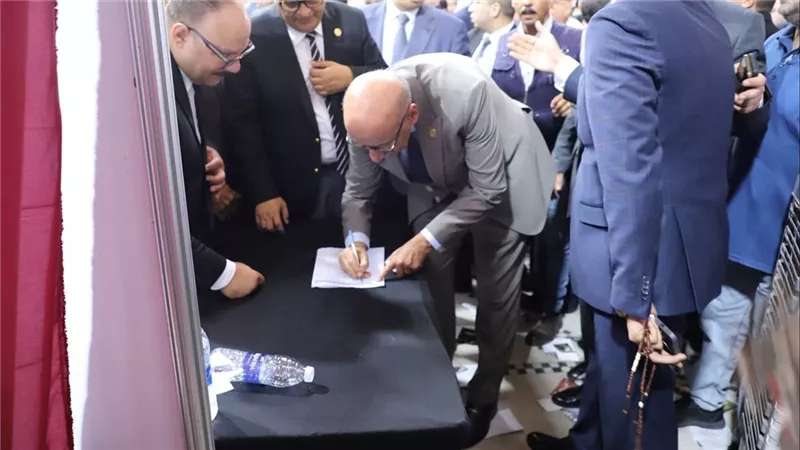رئيس مجلس القضاء الأعلى يدلي بصوته بانتخابات نادي قضاة مصر