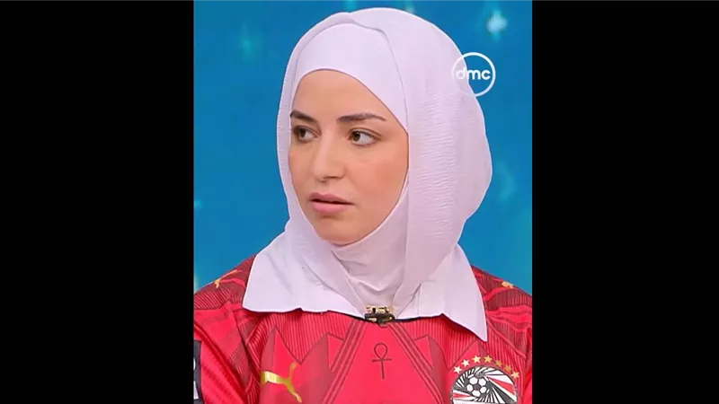 كابتن أشرقت: من مشجعة إلى حكمة كرة قدم خلال رحلة امتدت 10 سنوات من التحدي