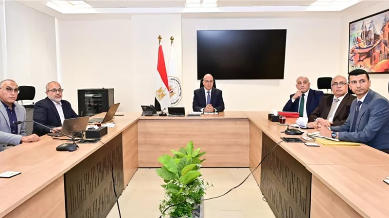 وزير الري يتابع موقف مشروعات حماية الشواطئ لمواجهة تأثيرات التغيرات المناخية