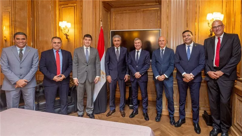 وزير السياحة يبحث في إيطاليا زيادة الرحلات وجذب المزيد من السائحين