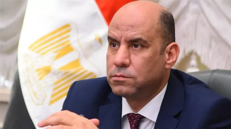 وزير العمل يعلن عن 3068 فرصة عمل في 12 محافظة خلال يوليو