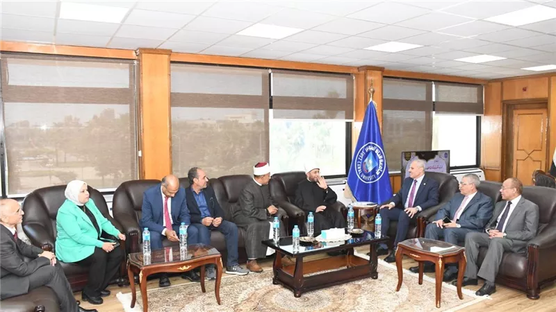جامعة قناة السويس ووزارة الأوقاف توقعان بروتوكول تعاون مشترك لتعزيز الشراكة