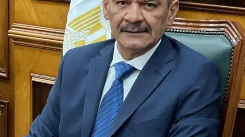 محافظ السويس يصدر حركة تكليفات جديدة لرؤساء حيي السويس والأربعين