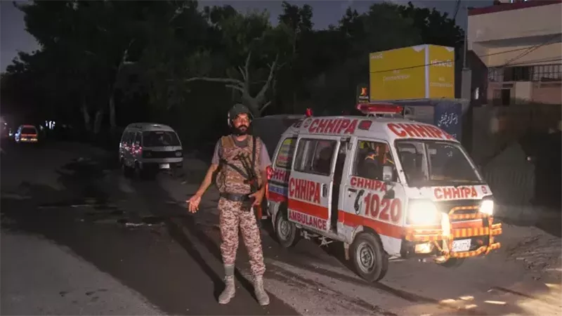 هجوم مسلح على مقر لقوات الأمن في كراتشي يسفر عن مقتل 6 أشخاص