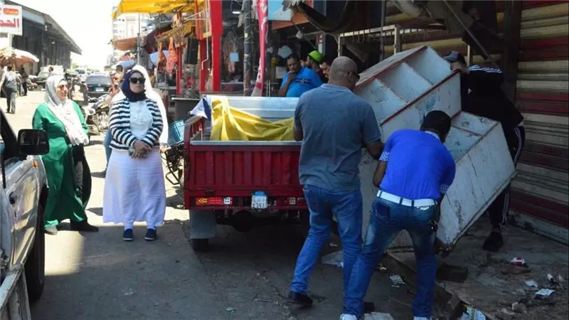  حملات مكبرة لرفع الإشغالات والنظافة بمدينة بورفؤاد وأحياء بورسعيد