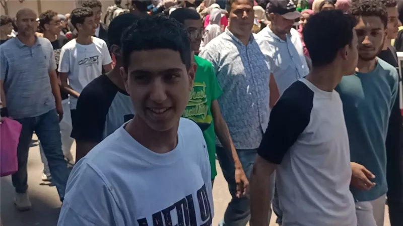 آراء متباينة لطلاب الثانوية العامة بالإسكندرية حول امتحان اللغة العربية