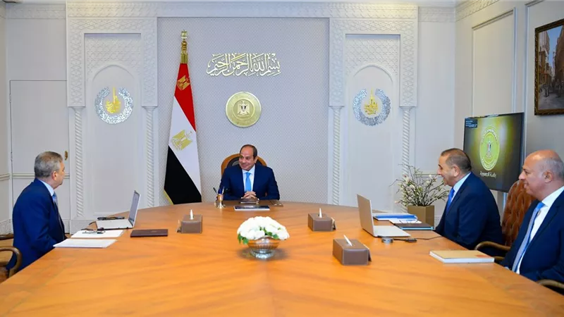12 سفينة صيد وأتوبيس نهري جديد.. السيسي يتابع أحدث مشروعات التصنيع البحري