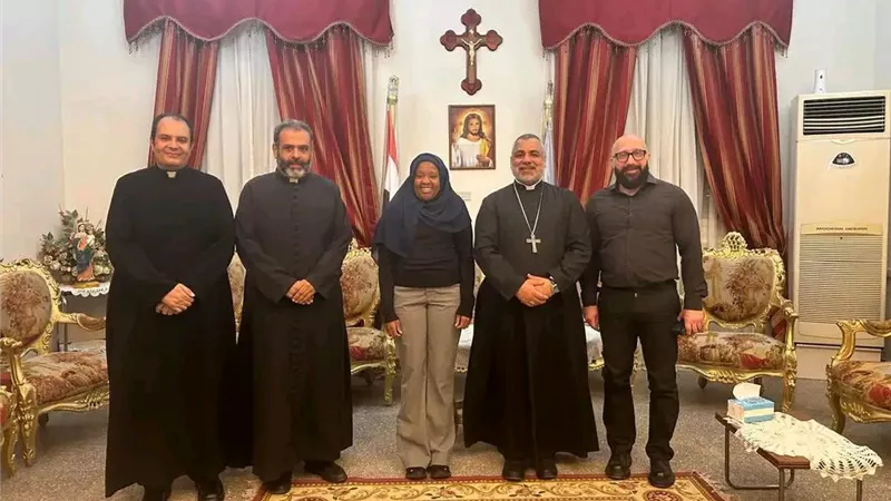 الأنبا عمانوئيل يستقبل وفدًا من السفارة الأمريكية بمقر المطرانية