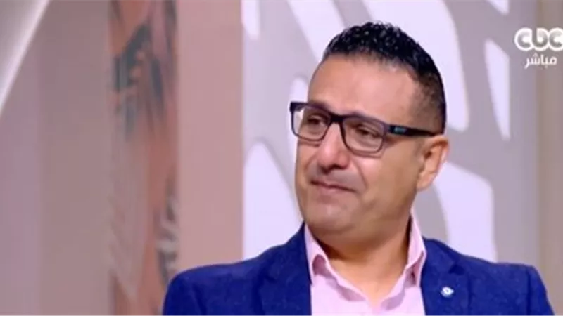 حمادة بركات باكيا على الهواء: علاقتي بوالدتي كانت علاقة عاشق بخطيبته