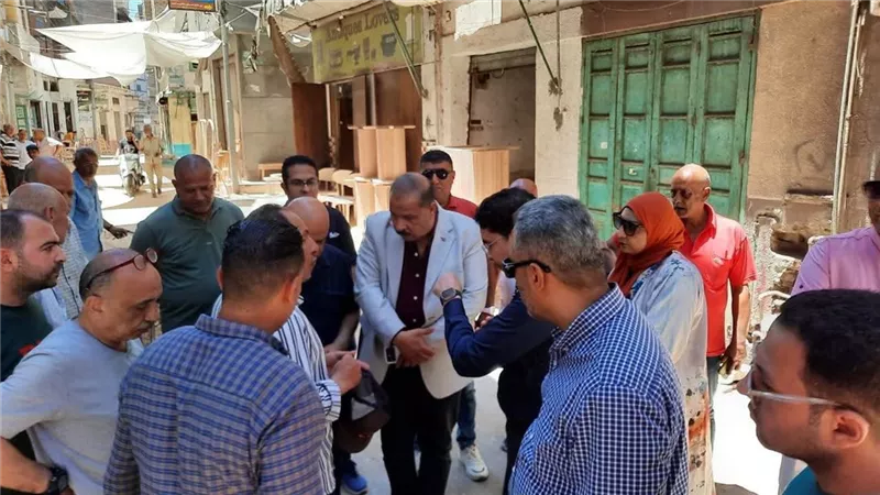 شركة مياه دمياط تواصل إحلال وتجديد شبكة شارع عبد الرحمن لتحسين الخدمة