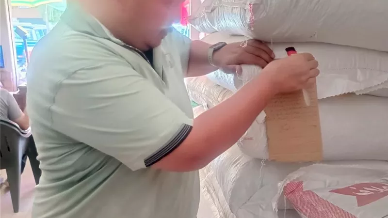 ضربات تموينية متواصلة في الغربية.. ضبط أكثر من 5.6 طن سلع غذائية وأعلاف ودقيق 
