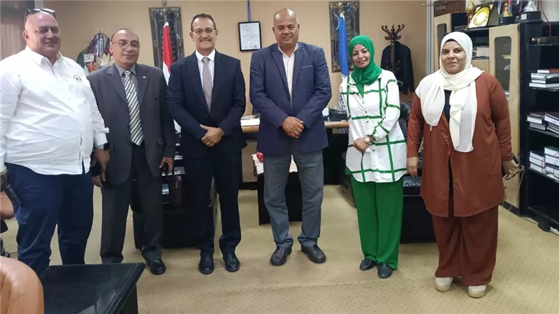 جامعة قناة السويس تناقش آليات حفظ وإدارة الوثائق باللجنة الدائمة للمحفوظات