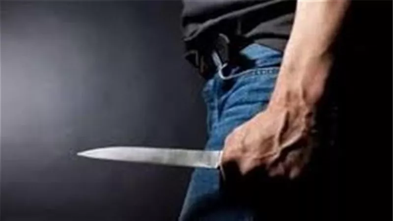 إصابة عامل بطعنة في الصدر وسحجات متفرقة على يد سائق بالعمرانية