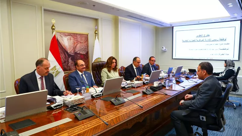 لجنة القيادات بالتنمية المحلية تواصل تقييم المتقدمين لشغل 23 منصبًا قياديًا