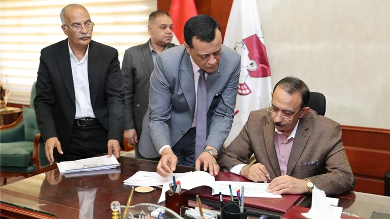 محافظ سوهاج يعتمد نتيجة الشهادة الإعدادية بنسبة نجاح 72.87%