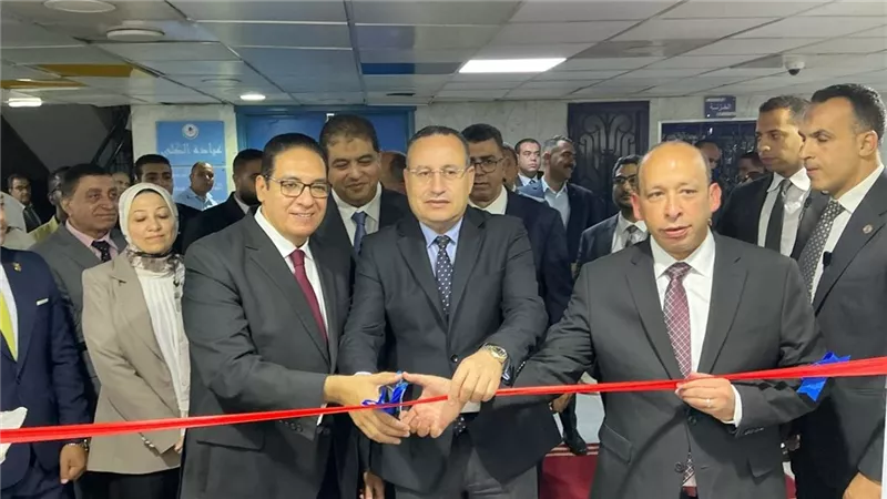 وزير التعليم العالي ورئيس جامعة القاهرة يفتتحان ويتفقدان مشروعات بقصر العيني