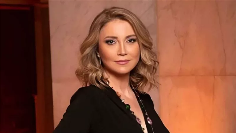 وفاة نجل الفنانة السورية نورا رحال                                   