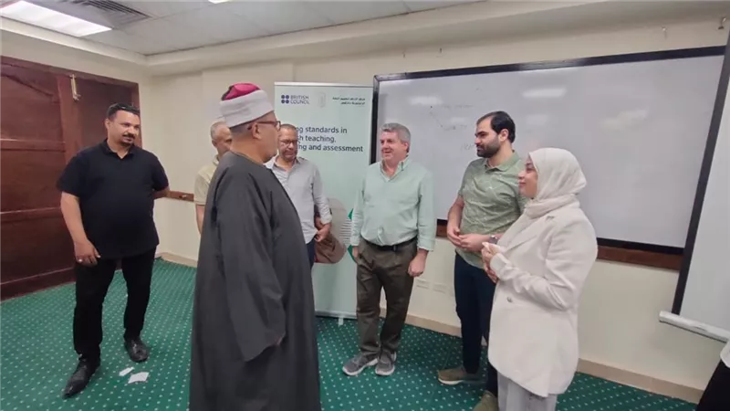انطلاق برنامج تدريبي لتطوير معلمي اللغة الإنجليزية بالمعاهد الأزهرية في الأقصر