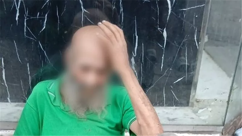 التضامن الاجتماعي بالإسكندرية تستجيب لبلاغ إنساني بشأن مسن بلا مأوى