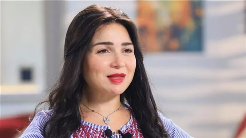 مي عز الدين تدعم هبة مجدي بعد إصابتها بالسرطان            