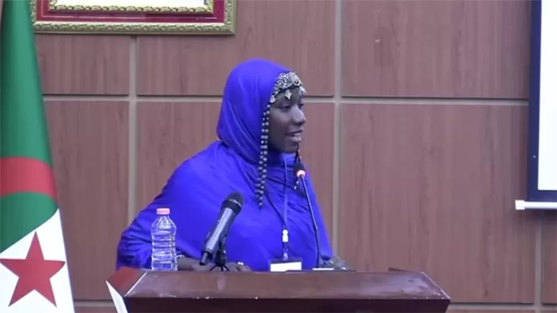 طالبة جزائرية تخطف الأنظار بكلمة فصيحة في المهرجان الوطني للتبادل الثقافي |خاص