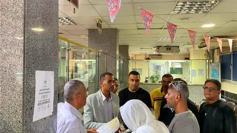رئيس حي الأربعين يتفقد المركز التكنولوجي ويستمع لشكاوى المواطنين