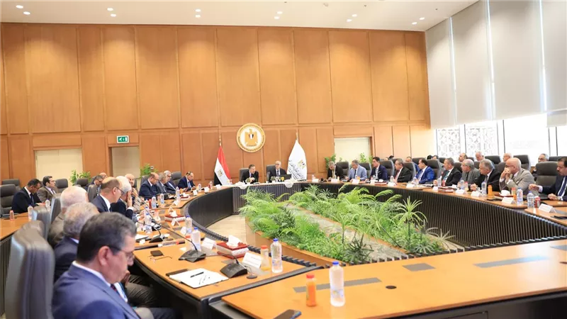 وزير التعليم العالي يترأس اجتماع مجلس الجامعات الأهلية بالعاصمة الإدارية 