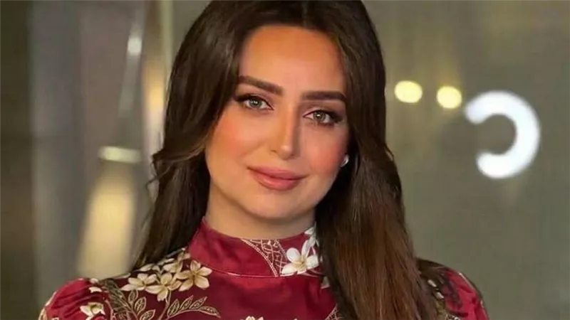 نهال عنبر لـ هبة مجدي: 