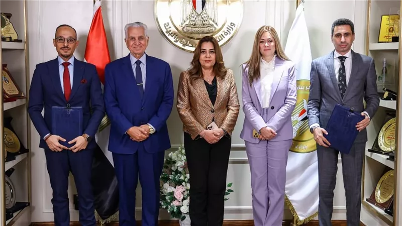 التنمية المحلية توقع بروتوكول تعاون لدعم الدراسات العليا للعاملين وأسرهم