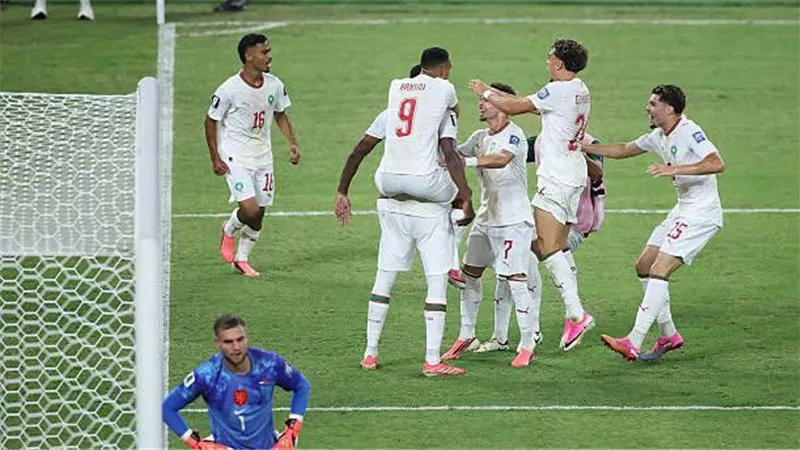 المغرب تضرب هولندا بركلات الترجيح وتتأهل لثمن نهائي كأس العالم