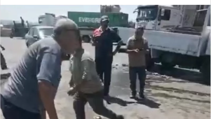 إصابة مدير إشغالات حي العجمي خلال حملة لإزالة التعديات بأم زغيو
