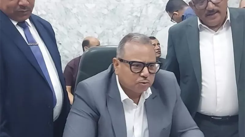 لفتة إنسانية في سوهاج.. توفير وظيفة ومساعدات لشاب خلال لقاء المواطنين