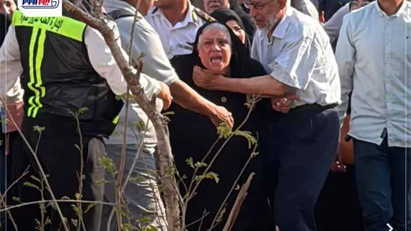 وداع بطل حريق منشأة ناصر.. جنازة عسكرية مهيبة للشهيد عبدالرحمن العدوي