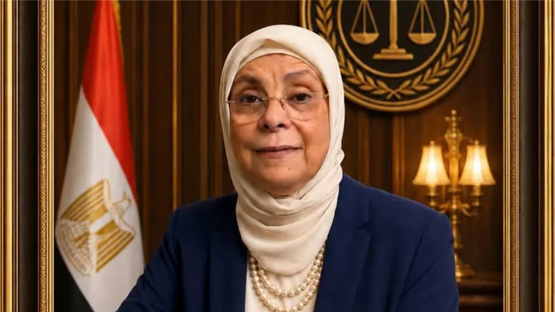 مفتي الجمهورية يهنئ المستشارة هدى عيسى بمناسبة توليها النيابة الإدارية