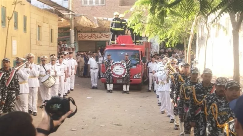 جنازة عسكرية مهيبة للشهيد حمد عبدالجواد ضحية حريق منشأة ناصر