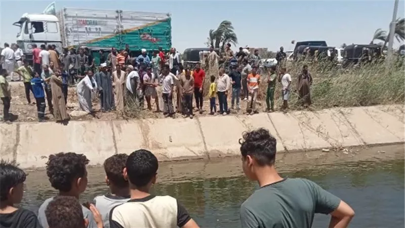 9 وفيات ومصاب.. ننشر أسماء ضحايا حادث سقوط تروسيكل بترعة نجع حمادي بأسيوط
