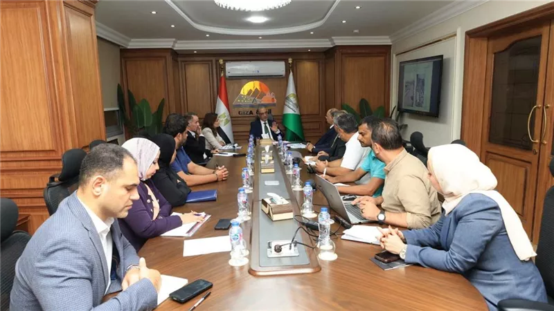 محافظ الجيزة: فض 8 أسواق عشوائية في إمبابة ومنع عودتها