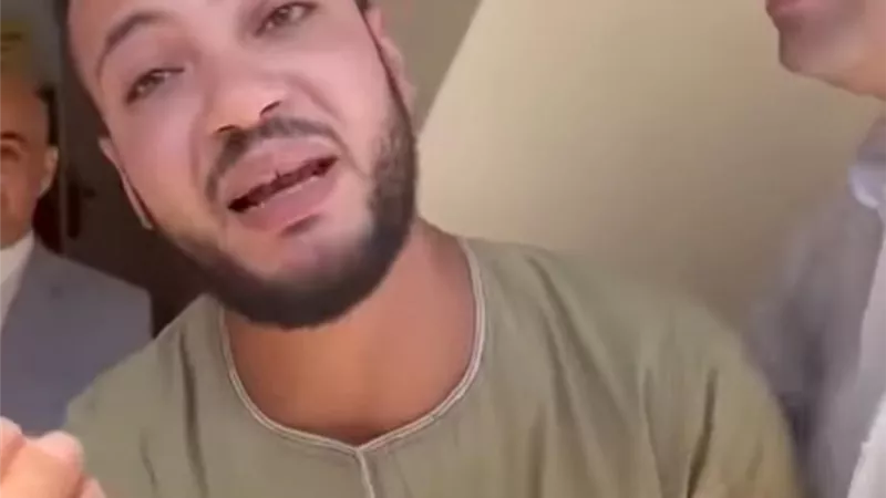بعد استغاثته أمام التأمين.. محافظ أسيوط يقرر علاج أبنائه الثلاثة مجانًا