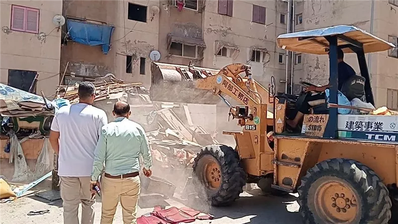  محافظ بورسعيد يوجه بتكثيف الحملات الميدانية والرقابية لفرض الانضباط