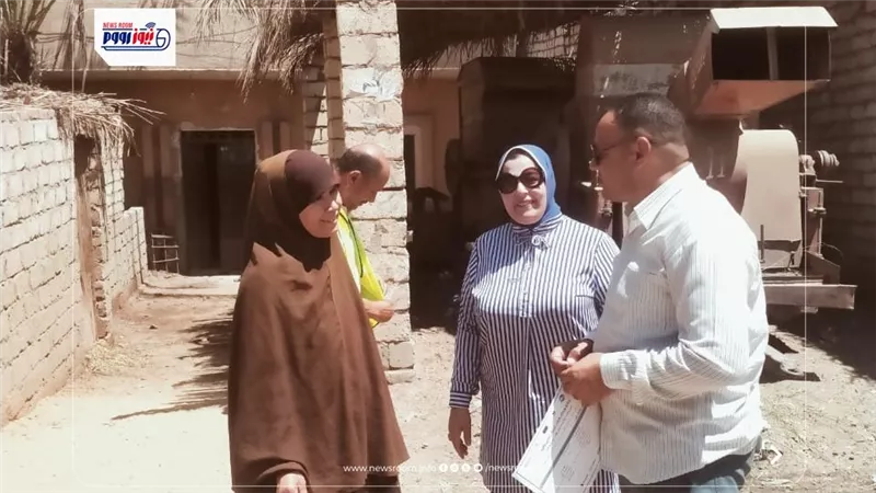 مياه الفيوم تواصل حملات طرق الأبواب للتوعية بمشروعات توسعات الصرف الصحي 