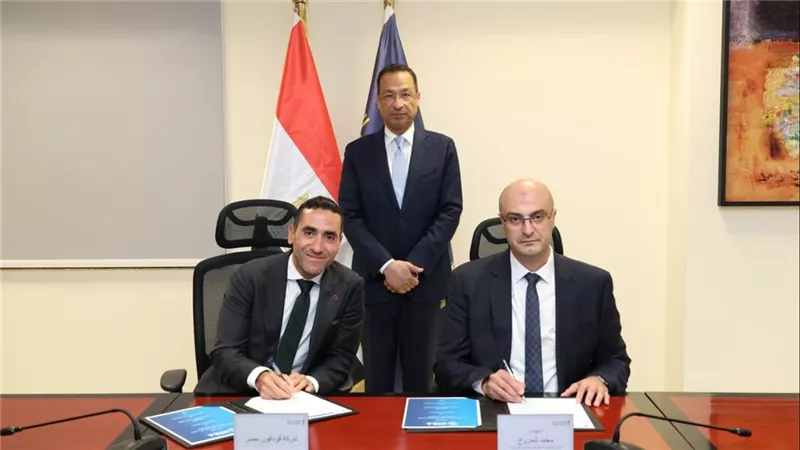 وزير الاتصالات يطلق خدمتي «اطمن» و«اطمن على الآخر» لحماية الأطفال على الإنترنت