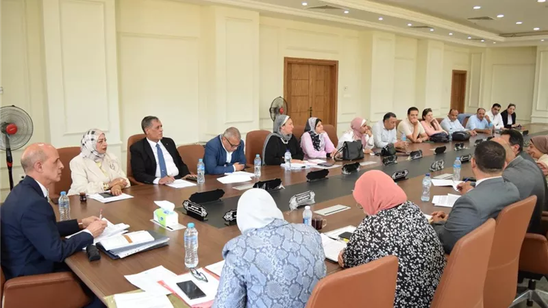 ترشيح 5 طلاب ببنى سويف الأهلية للتدريب المنتهي بالتوظيف بإحدى شركات الملابس